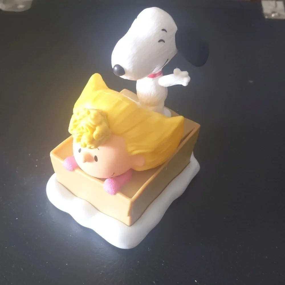 2015 McDonald's Happy meal toy. Snoopy and Sally